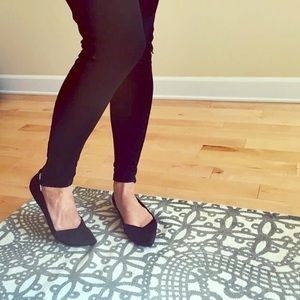 Pointed Black Flats